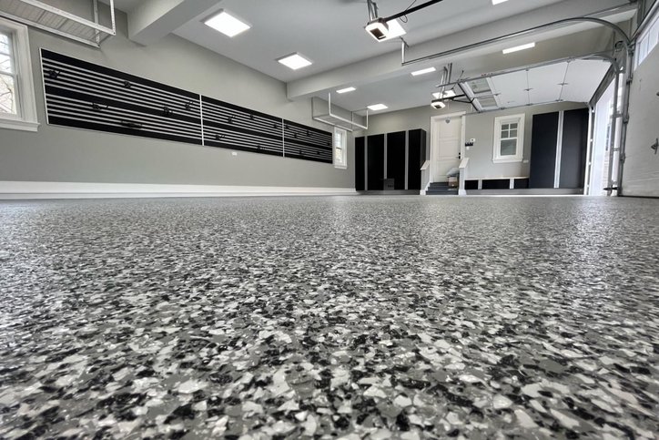 Black-and-white flake epoxy garage floor